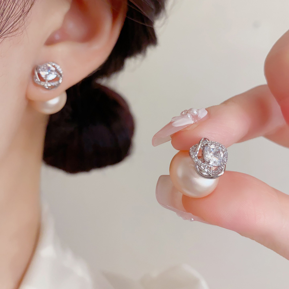 Cluster Stud Ear - 꼬인 모양의 반짝이는 클러스터 귀걸이, 로맨틱하고