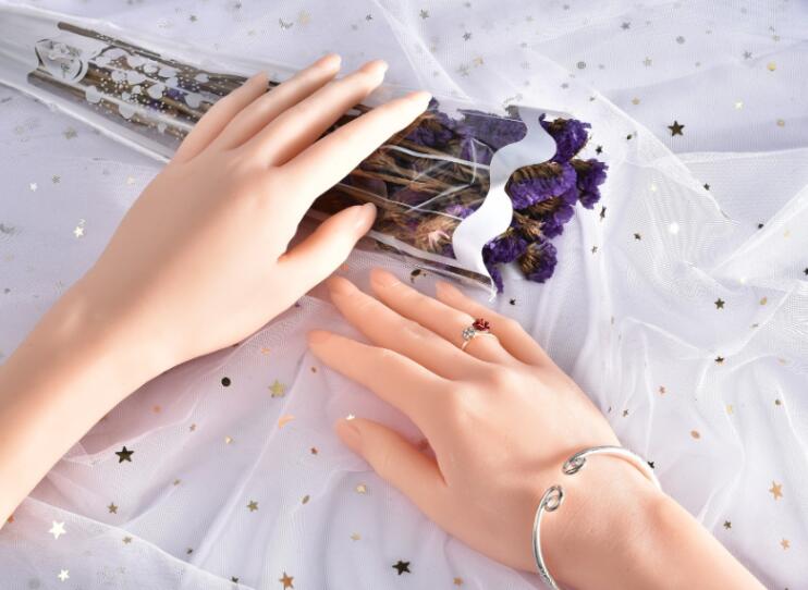 2025 실제 여성 손 마네킹, 바디 뼈 네일 매니큐어 - Body Jewelry Plus 리뷰 및 가격